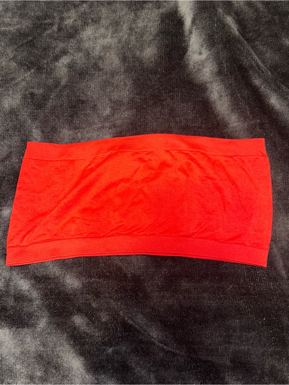 Zenana Outfitters Red Seamless Bandeau - Picture 2 of 3